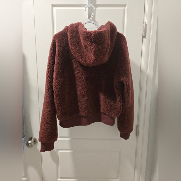 Lululemon textured fleece 1/2 zip red merlot - Picture 6 of 7
